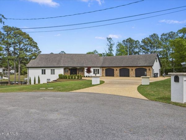 304 Gull Road, Hampstead, NC 28443