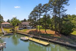 304 Gull Road photo 4