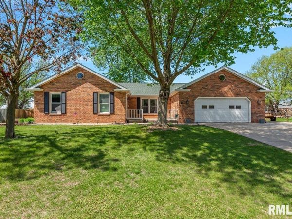 15 Stardust Drive, Sherman, IL 62684