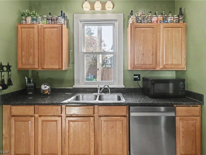 211 W Center Street, Bucyrus, OH 44820 Photo 10