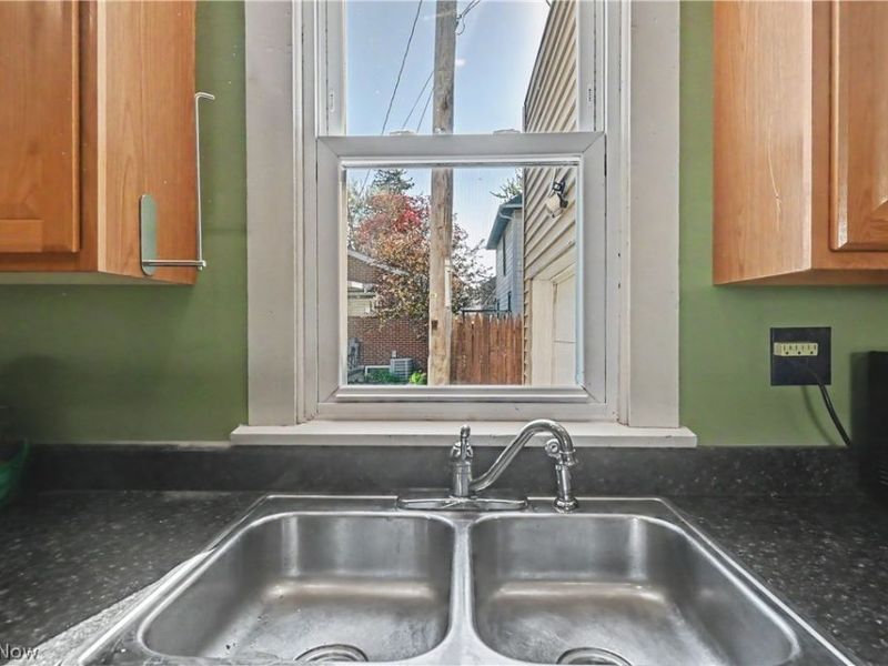 211 W Center Street, Bucyrus, OH 44820 Photo 11