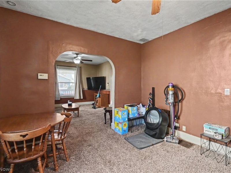 211 W Center Street, Bucyrus, OH 44820 Photo 8