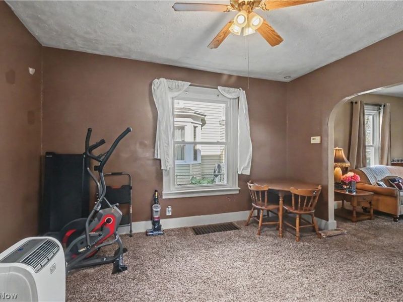 211 W Center Street, Bucyrus, OH 44820 Photo 9