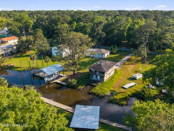 5548 Dead River Road, Gautier, MS 39553