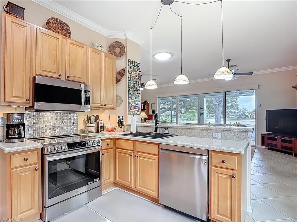 13337 Queen Palm Run, North Fort Myers, FL 33903 Photo