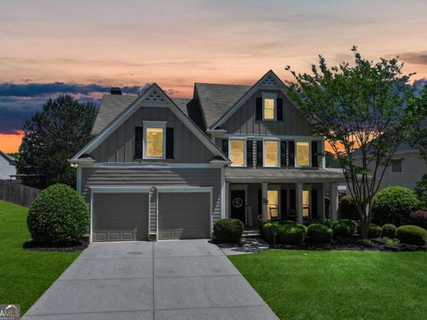 125 Fallen Oak Drive, Dallas, GA 30132