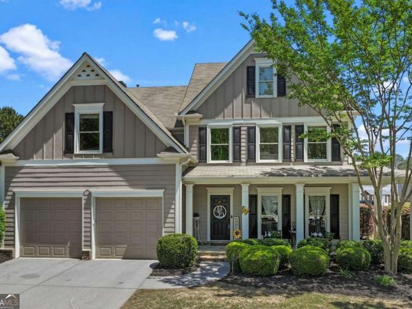 125 Fallen Oak Drive, Dallas, GA 30132