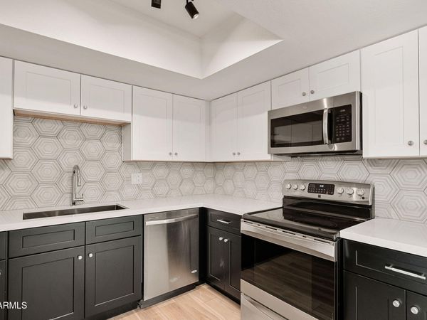 2808 N 61ST Street, Scottsdale, AZ 85257