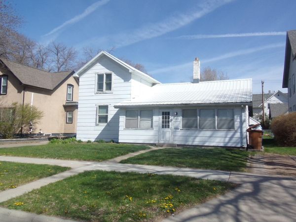 602 W 3rd Ave, Mitchell, SD 57301