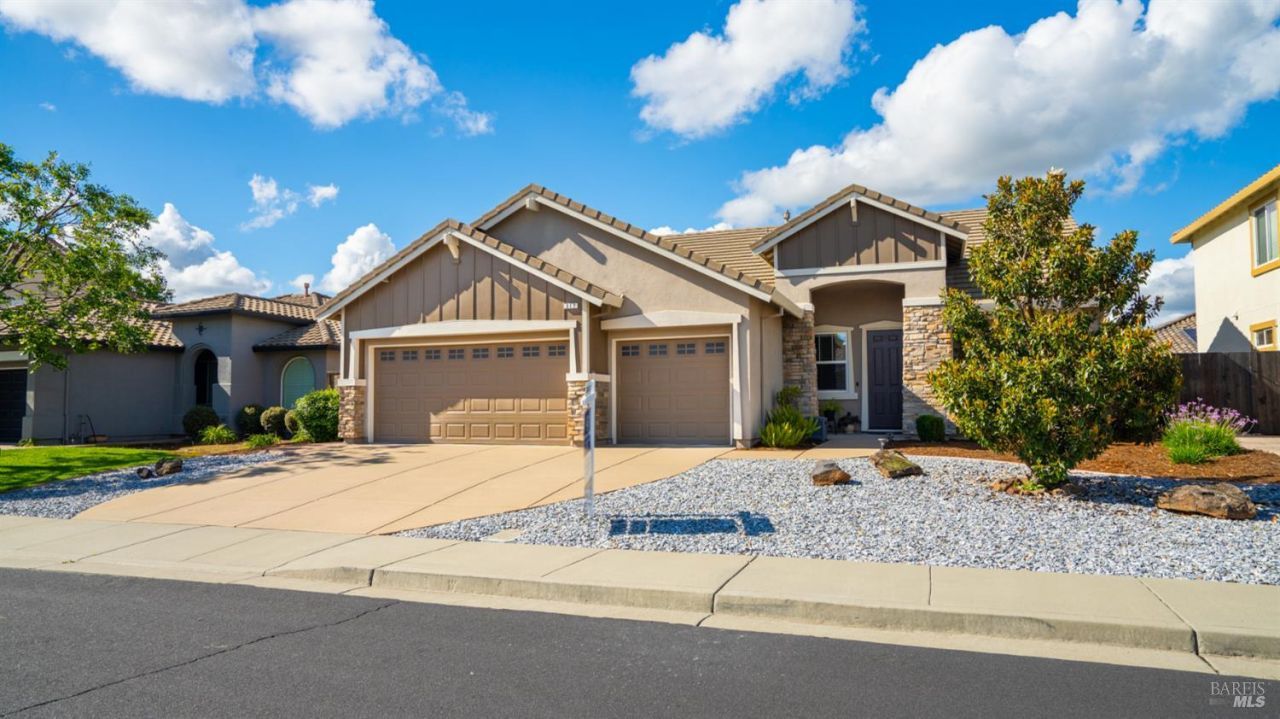312 Rock Creek Circle, Vacaville, CA 95688 Main Photo