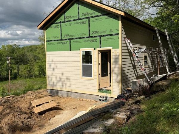10669 Highway 16 , Combs, AR 72721