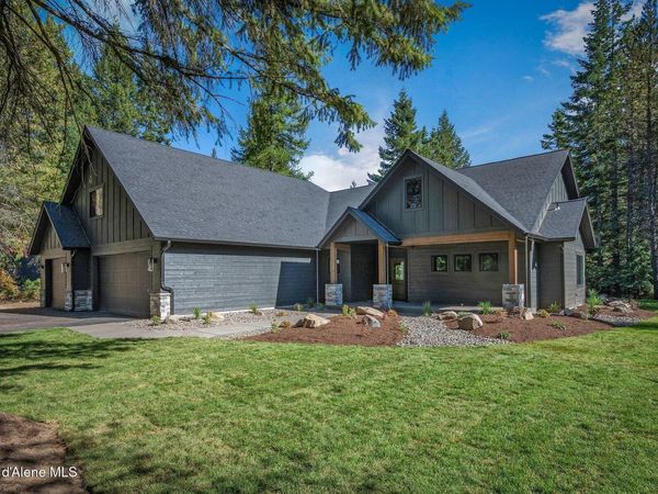 25787 N Dickens Road , Athol, ID 83801