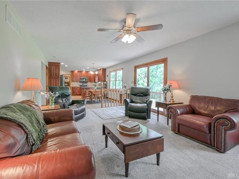 660 W Eva Circle, Springfield Township, OH 45504 Photo 11