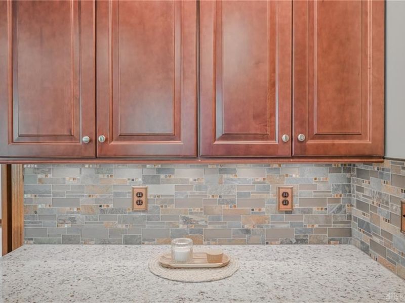 660 W Eva Circle, Springfield Township, OH 45504 Photo 16