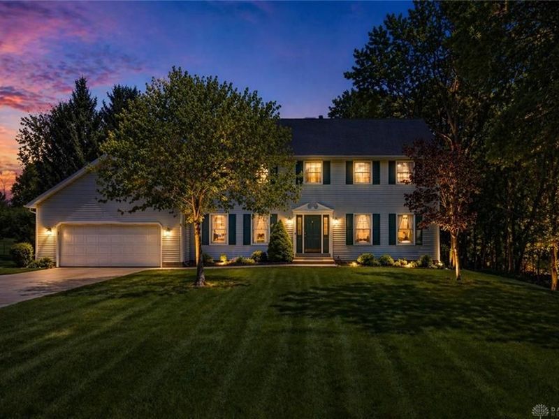 660 W Eva Circle, Springfield Township, OH 45504 Photo 2