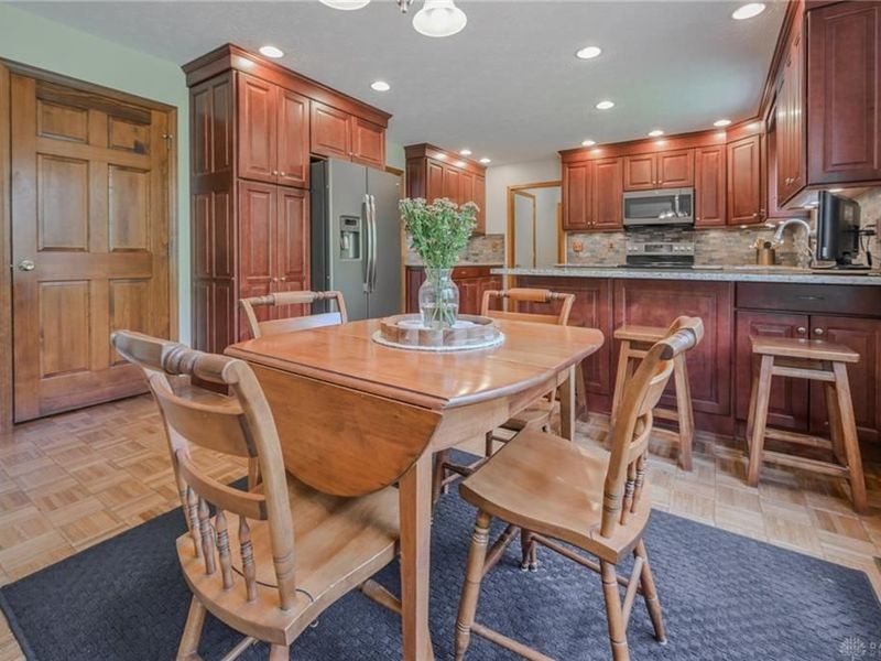 660 W Eva Circle, Springfield Township, OH 45504 Photo 22