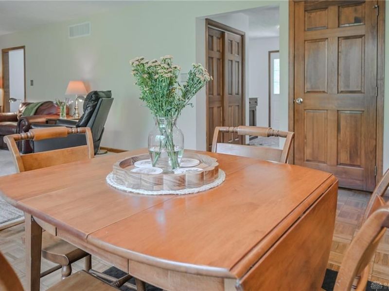 660 W Eva Circle, Springfield Township, OH 45504 Photo 23