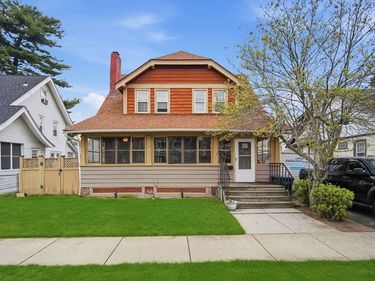32 Burton St, Springfield, MA 01108