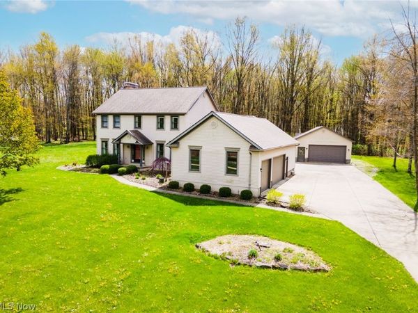 8105 Caymen Court , Canfield, OH 44406