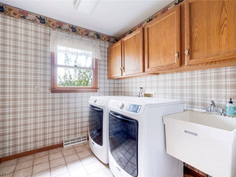 8105 Caymen Court , Canfield, OH 44406 Photo 16