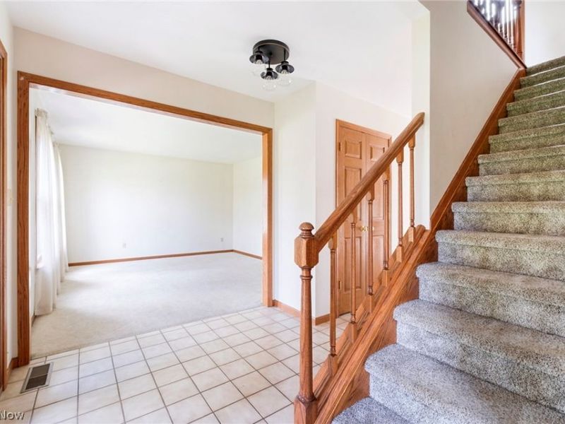 8105 Caymen Court , Canfield, OH 44406 Photo 5