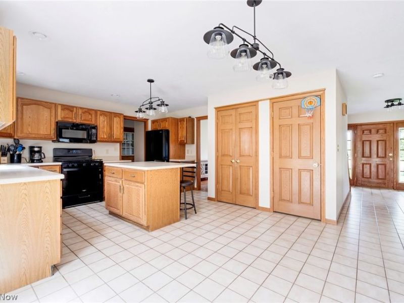 8105 Caymen Court , Canfield, OH 44406 Photo 9