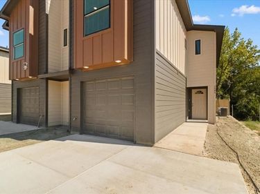 2642 Hutchinson Street, Fort Worth, TX 76106