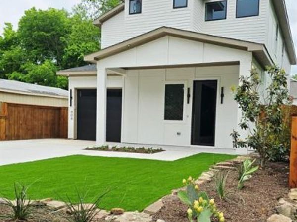 404 Pecan Drive , Dallas, TX 75203