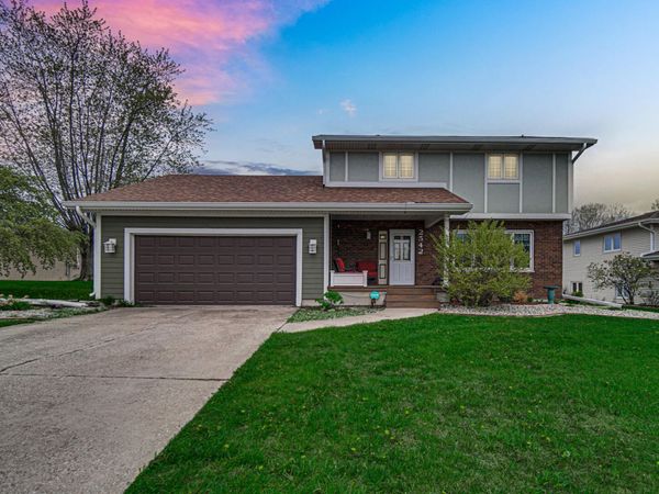 2542 Naples Drive, Schererville, IN 46375