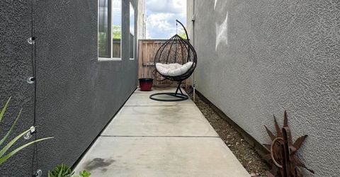 2975 Grassy Bank Ave, Sacramento, CA 95833 Photo