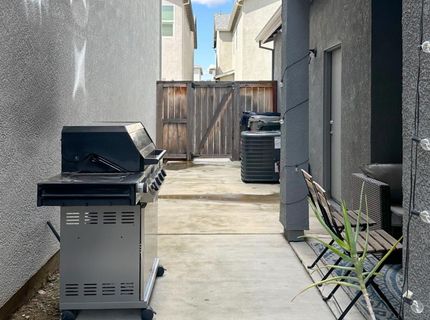 2975 Grassy Bank Ave, Sacramento, CA 95833 Photo