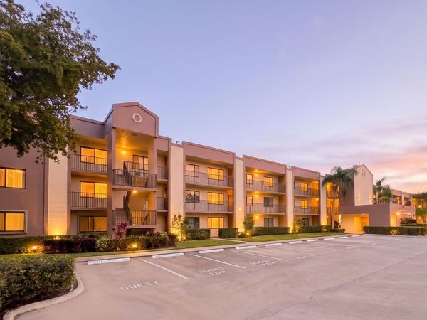 10641 W Clairmont Circle, Tamarac, FL 33321