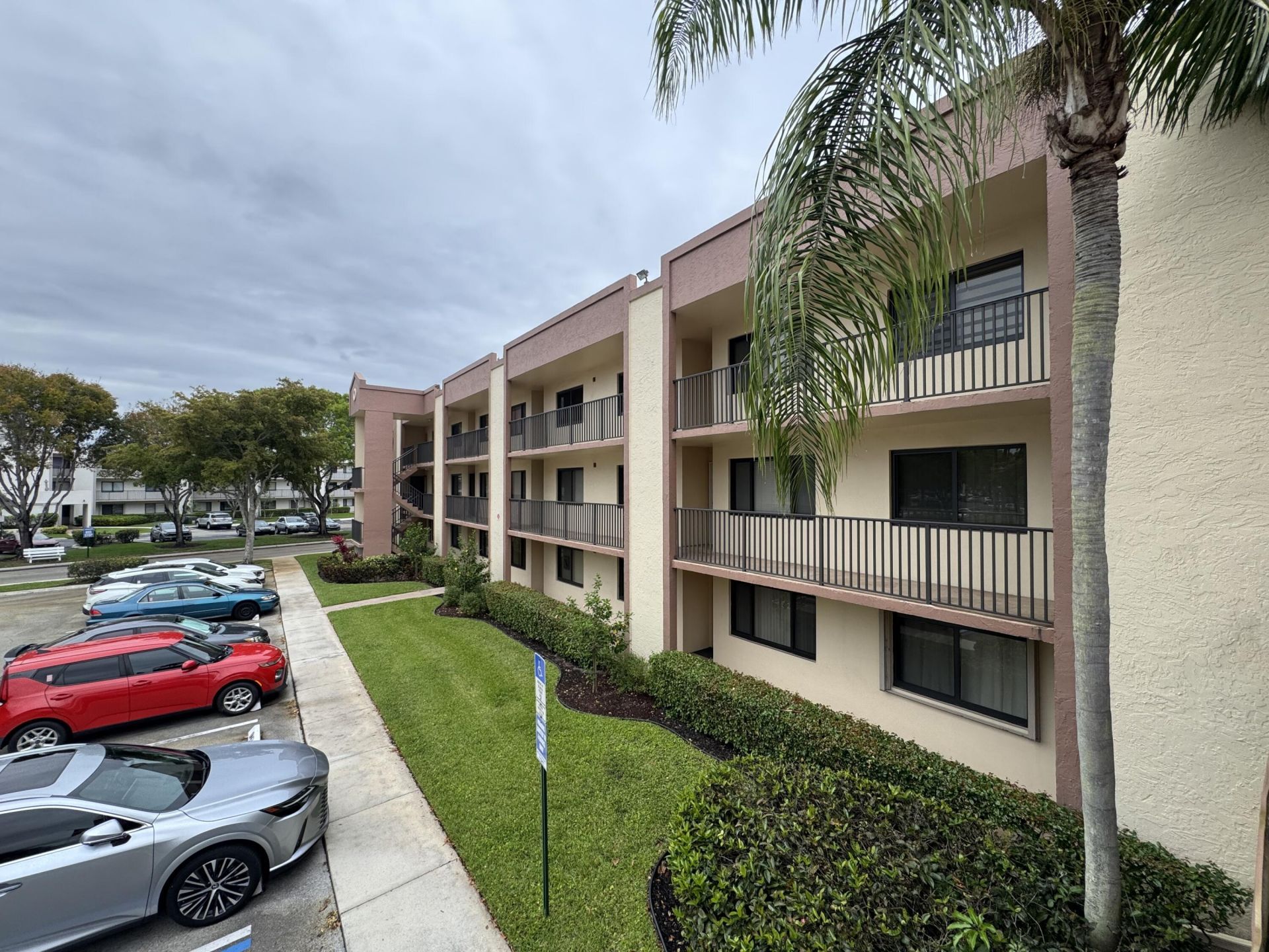 10641 W Clairmont Circle, Tamarac, FL 33321 Photo