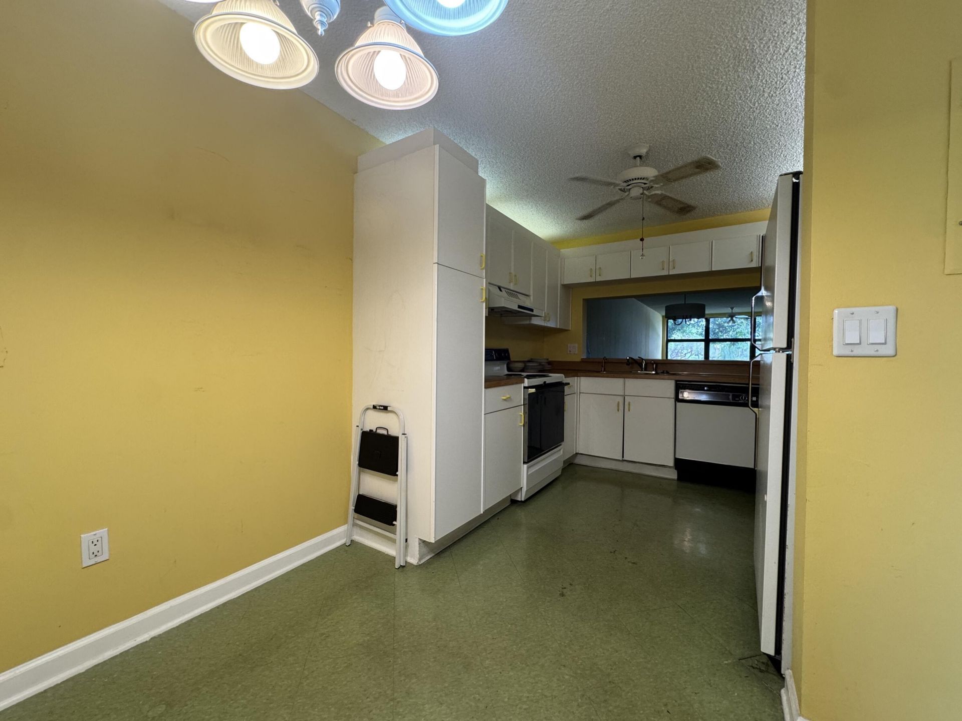 10641 W Clairmont Circle, Tamarac, FL 33321 Photo
