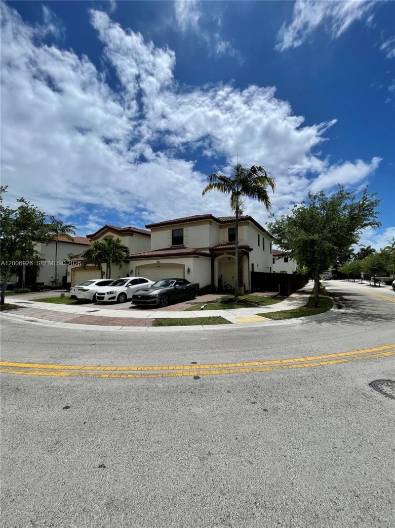 10086 NW 89th Ter , Doral, FL 33178 Photo