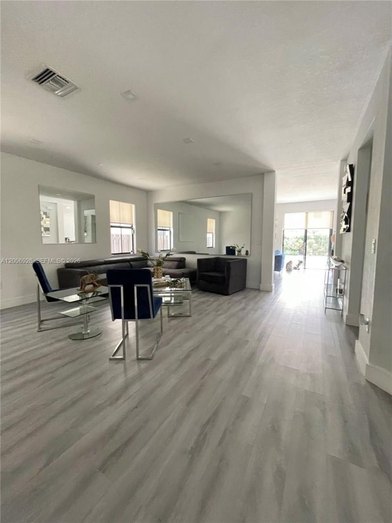 10086 NW 89th Ter , Doral, FL 33178 Photo