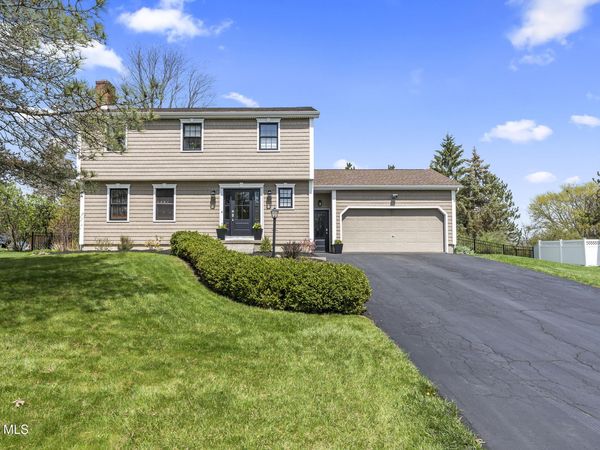 3 Cephalonia Drive, Niskayuna, NY 12309