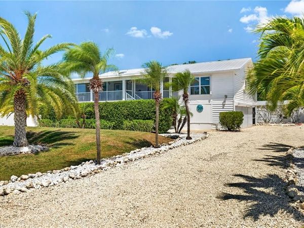 5866 Tahiti DR , BOKEELIA, FL 33922