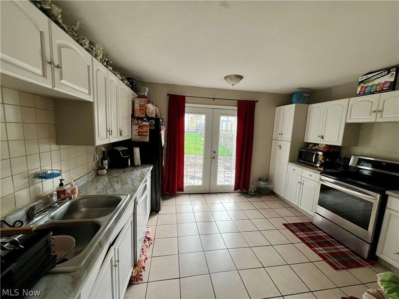 3901 Woburn Avenue, Cleveland, OH 44109 Photo 9