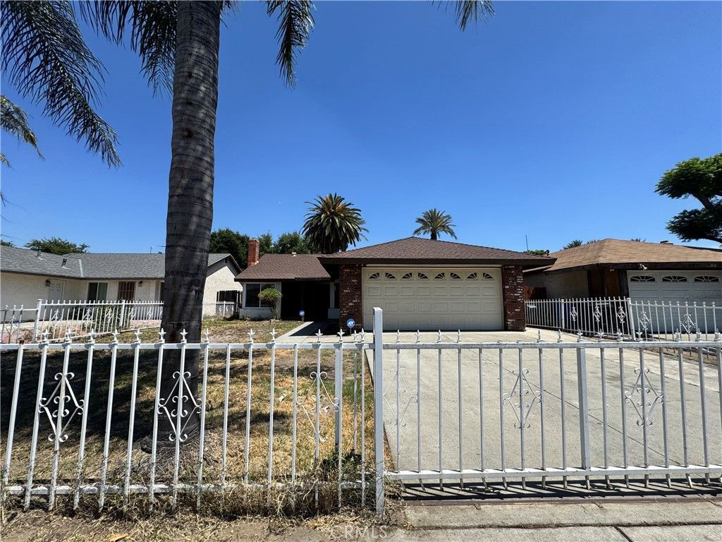 255 S Golden Avenue, San Bernardino, CA 92408 Main Photo