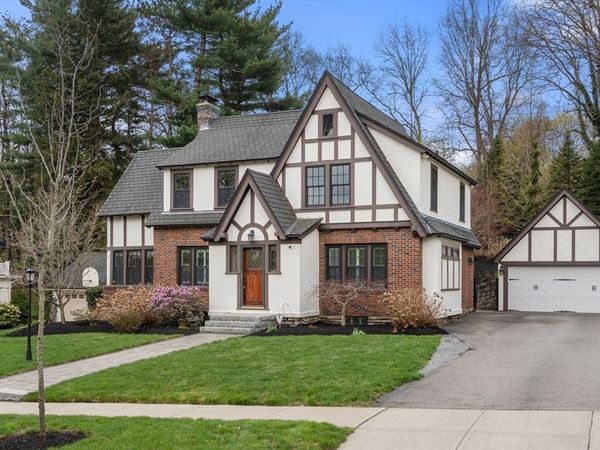 19 Hancock Hill Dr, Worcester, MA 01609