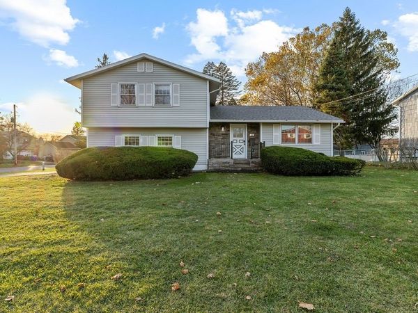 12 Kiwi Path , Liverpool, NY 13090