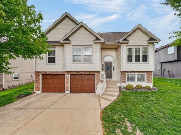 19712 E 6th Street North Street, Independence, MO 64056