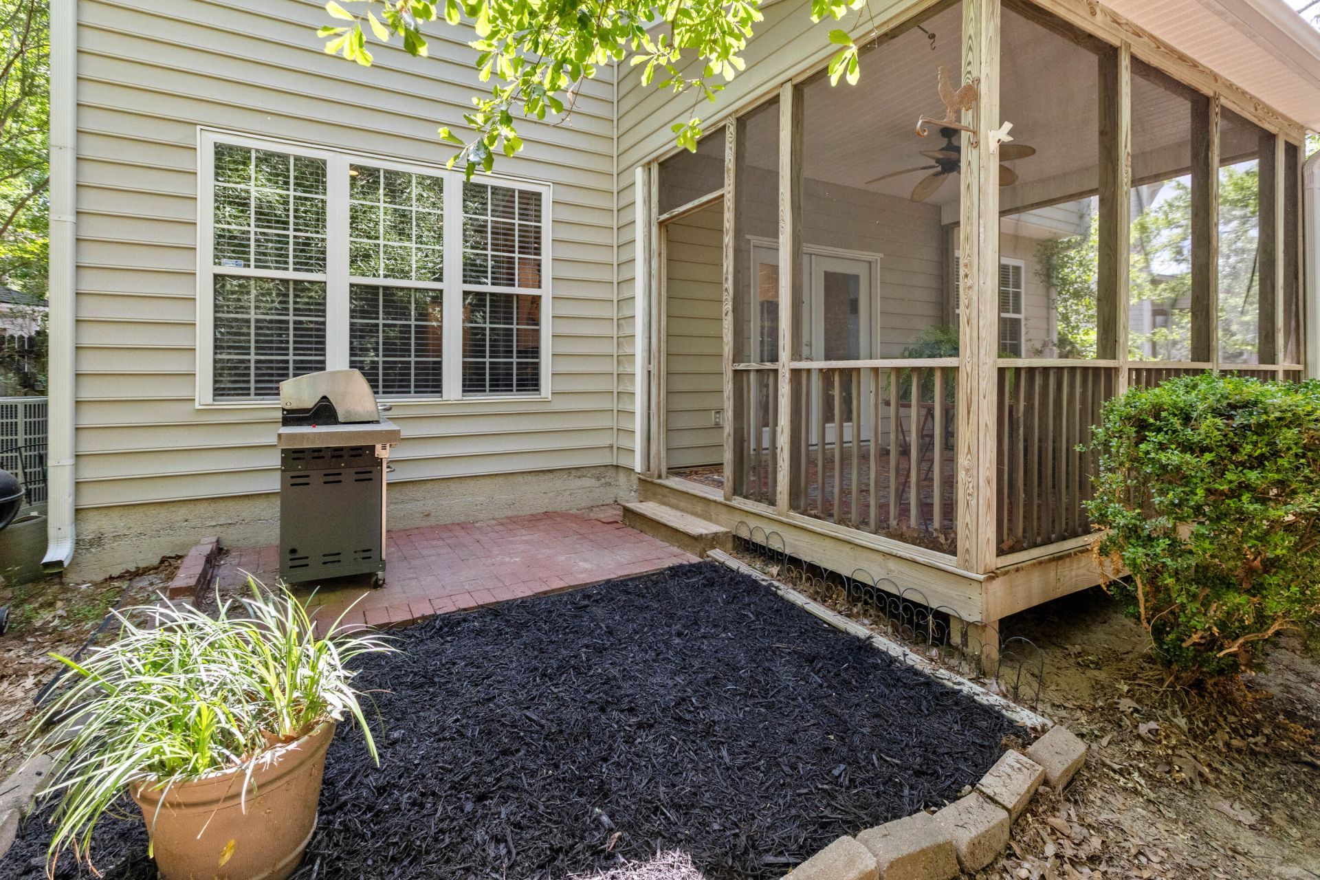 1880 Oleander Court Photo 39