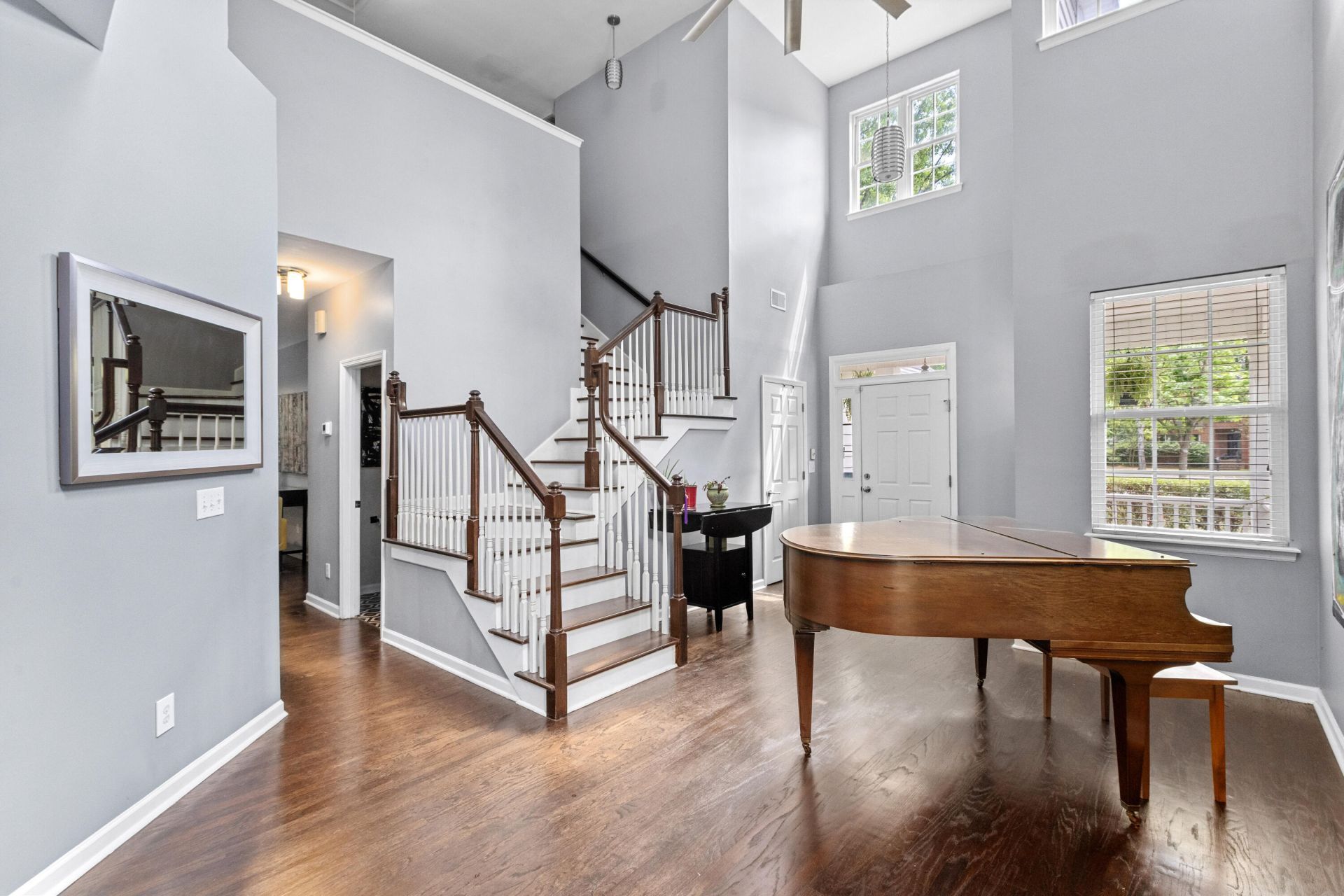 1880 Oleander Court Photo 4