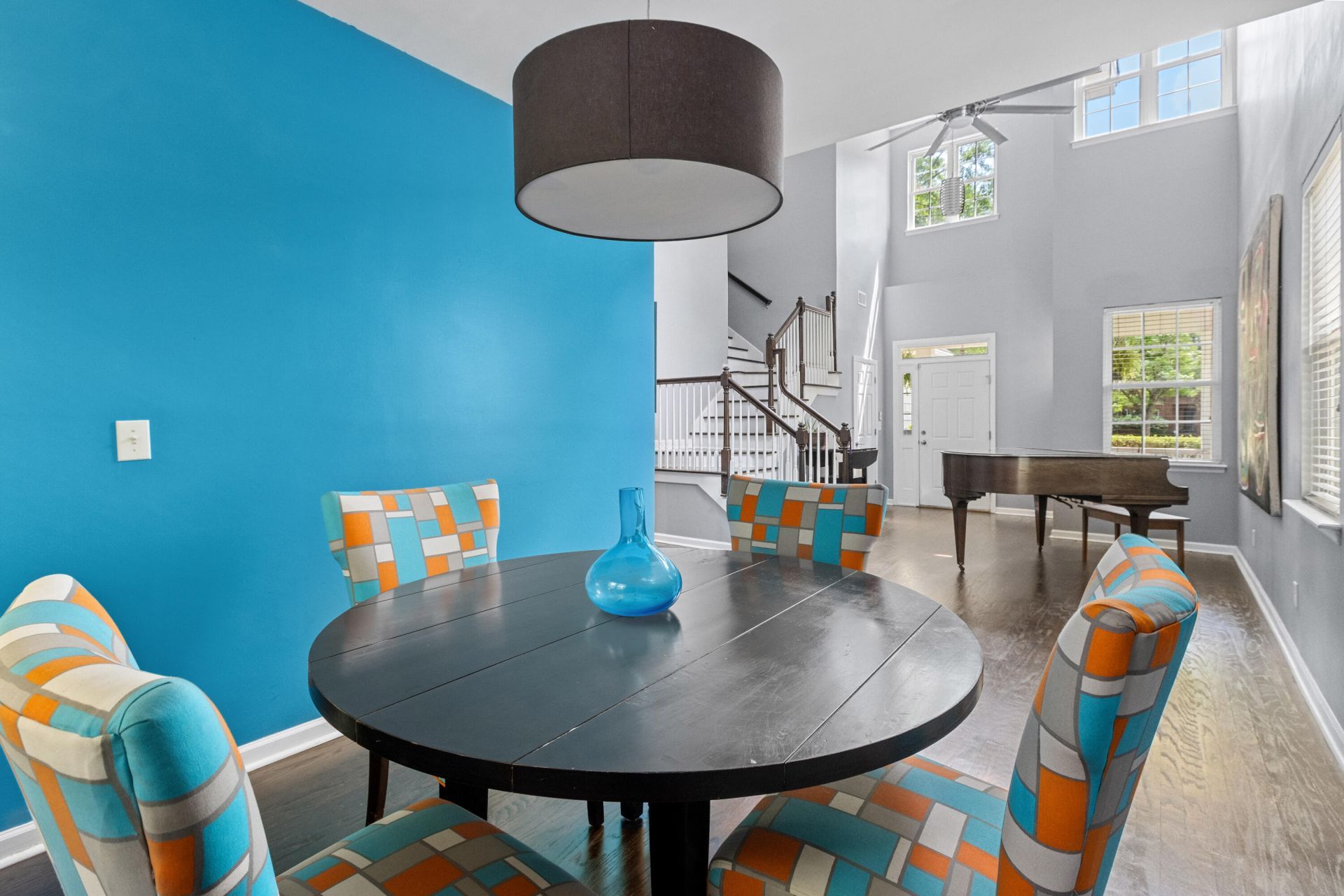 1880 Oleander Court Photo 8