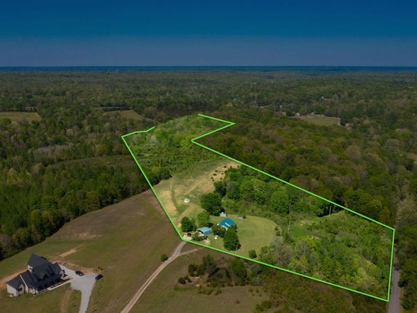 881 Coaling Rd , Charlotte, TN 37036