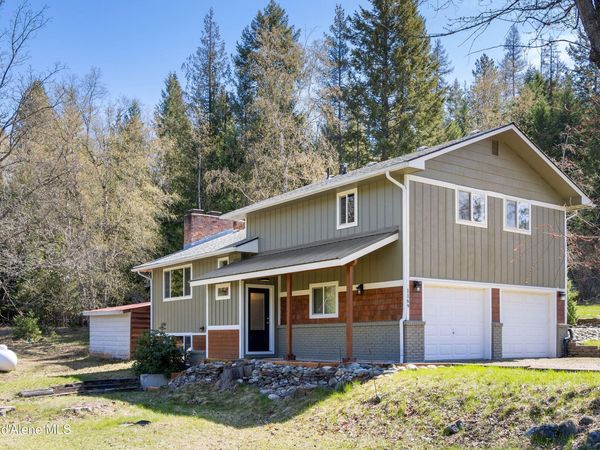 1169 Algoma Spur RD , Sagle, ID 83860