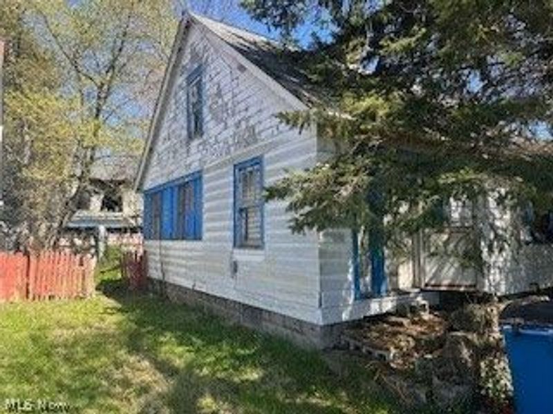 159 Courtland Boulevard, Eastlake, OH 44095 Photo 4