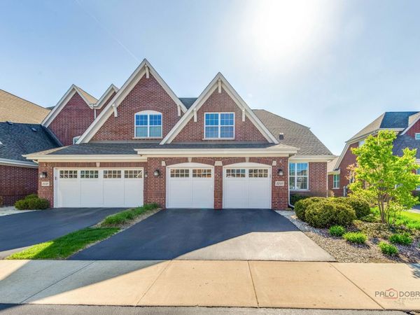 2240 Washington Drive , Northbrook, IL 60062